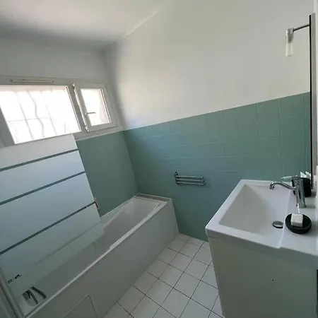 Appartement Superbe Logement Avec Jardin Privatif *