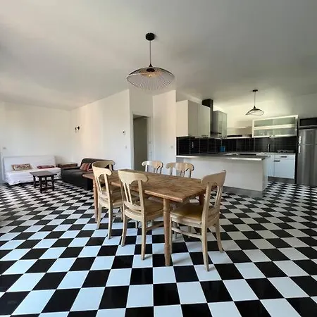 Apartment Superbe Logement Avec Jardin Privatif